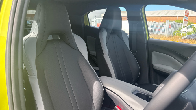 BYD Dolphin Surf 65kW Boost 43kWh 5dr Auto Electric Hatchback - Image 39